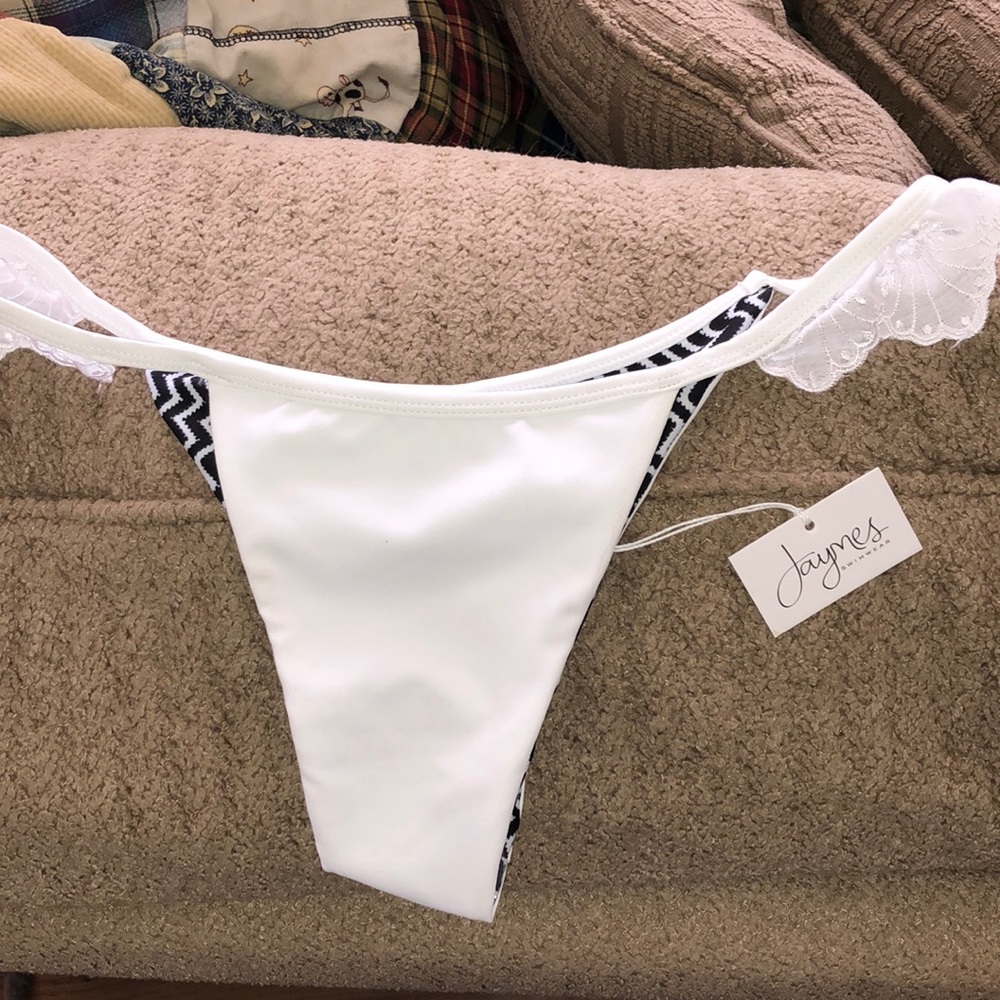 Jaymes white scrunch bikini bottoms!